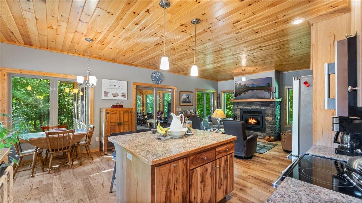 2040 Fairview Beach Road NE