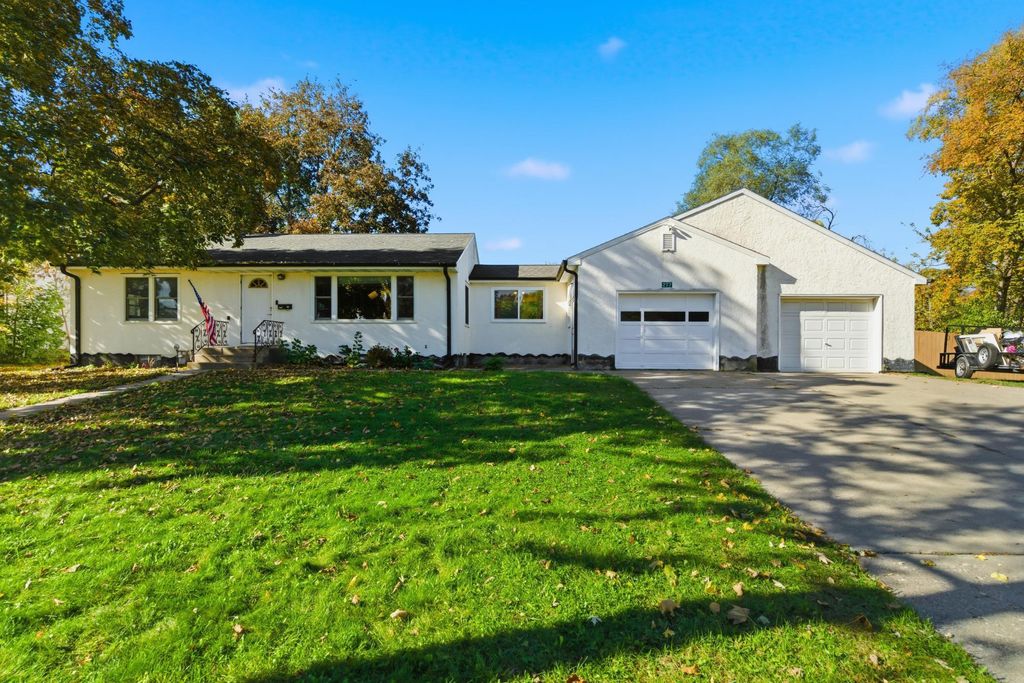 Photo of 277 English Street, Saint Paul, MN 55106 (MLS # 6801632)