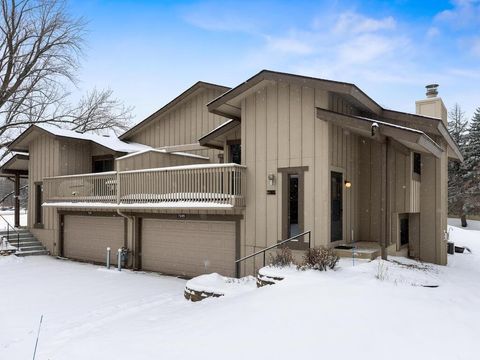 7245 Woodstock Curve Bloomington MN 55438