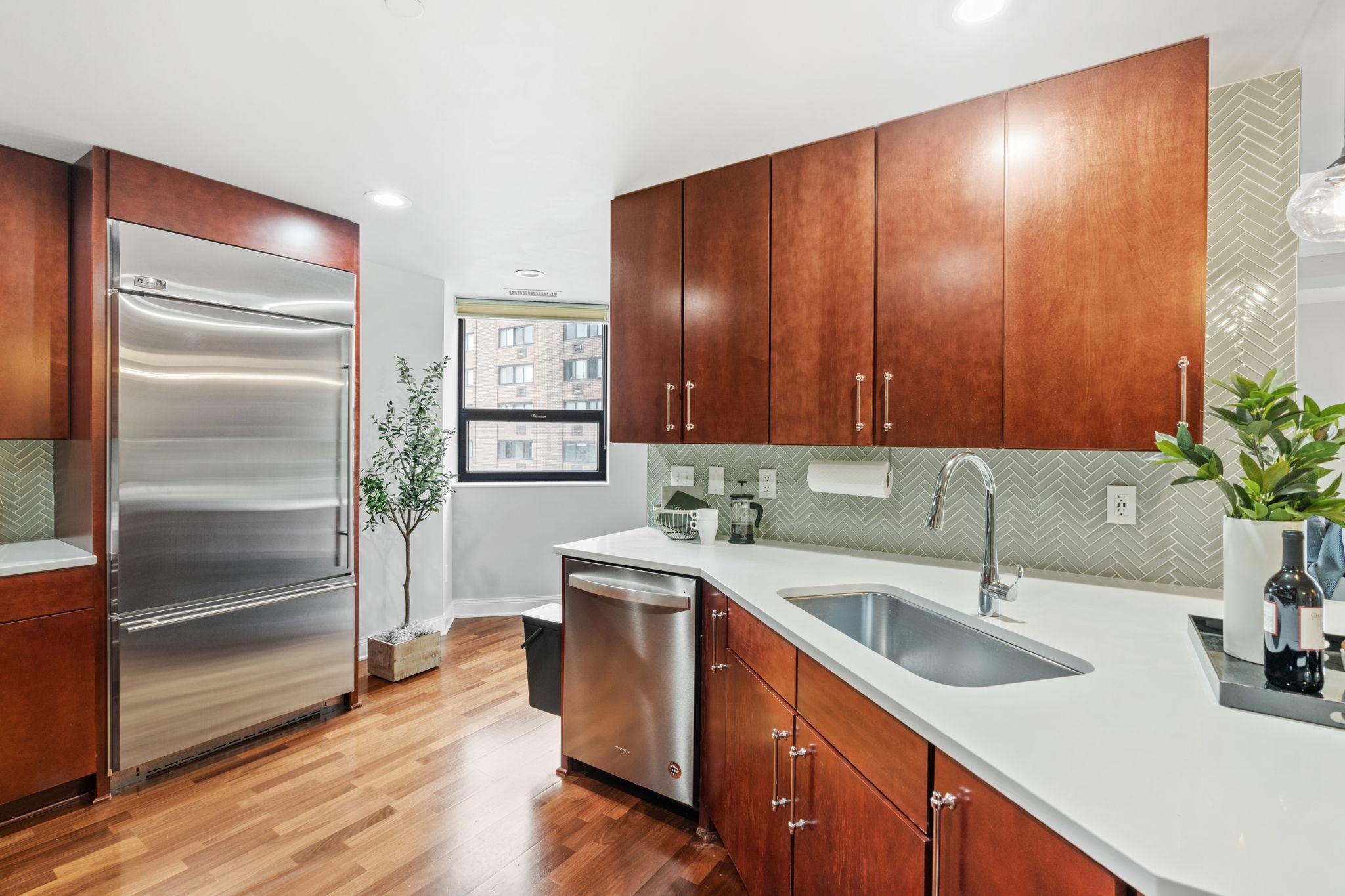 100 3rd Avenue S 805