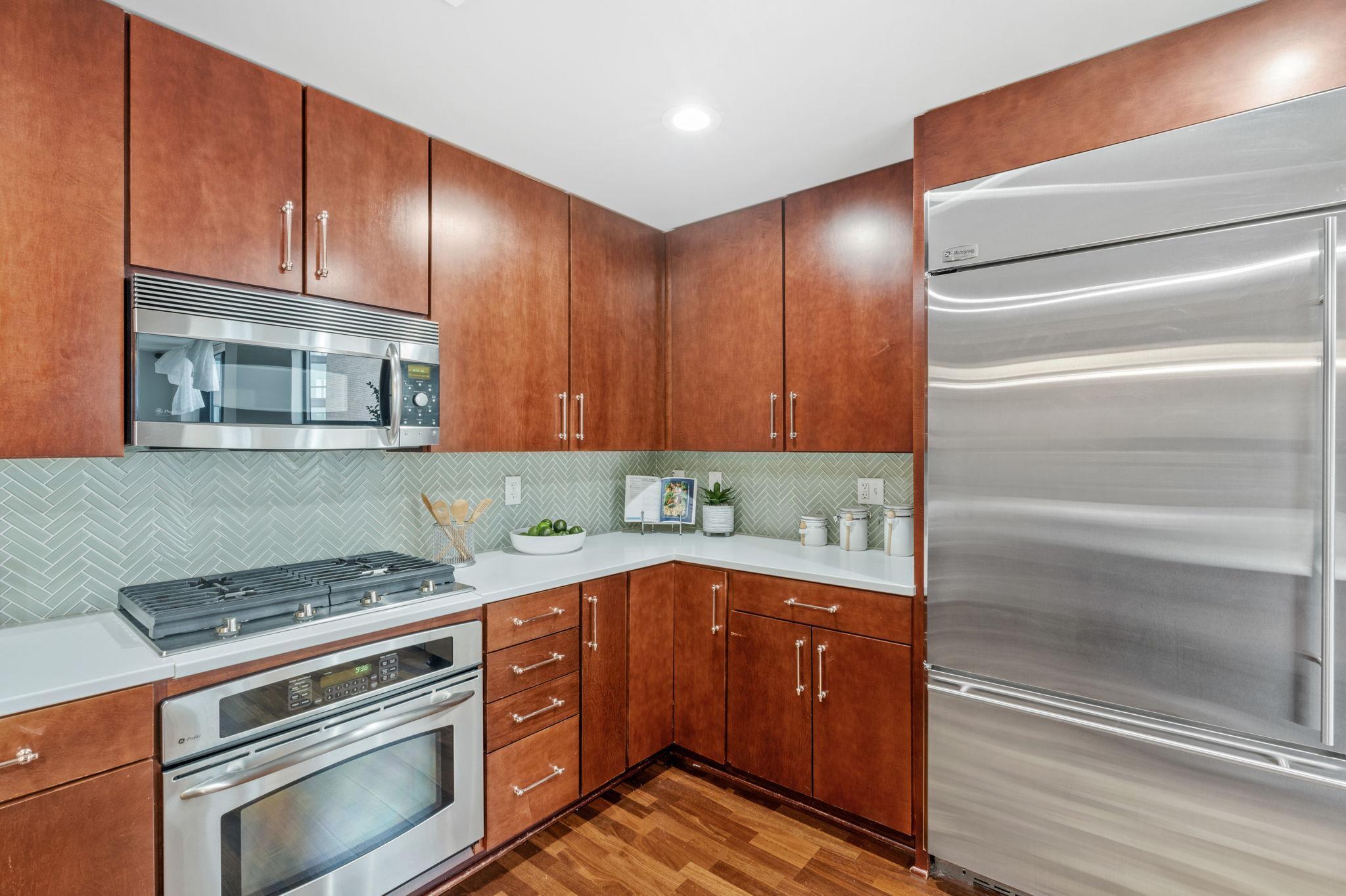 100 3rd Avenue S 805