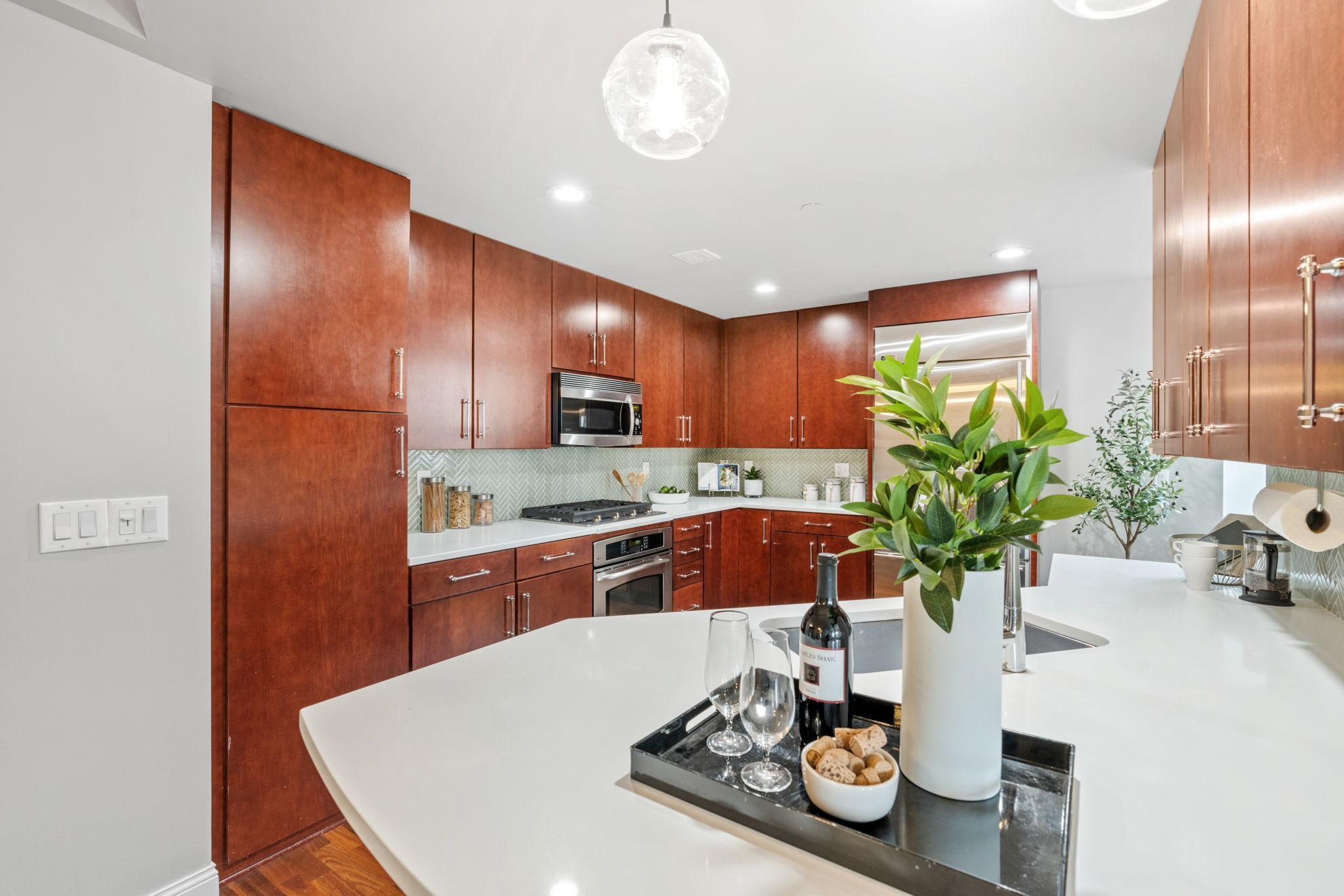 100 3rd Avenue S 805