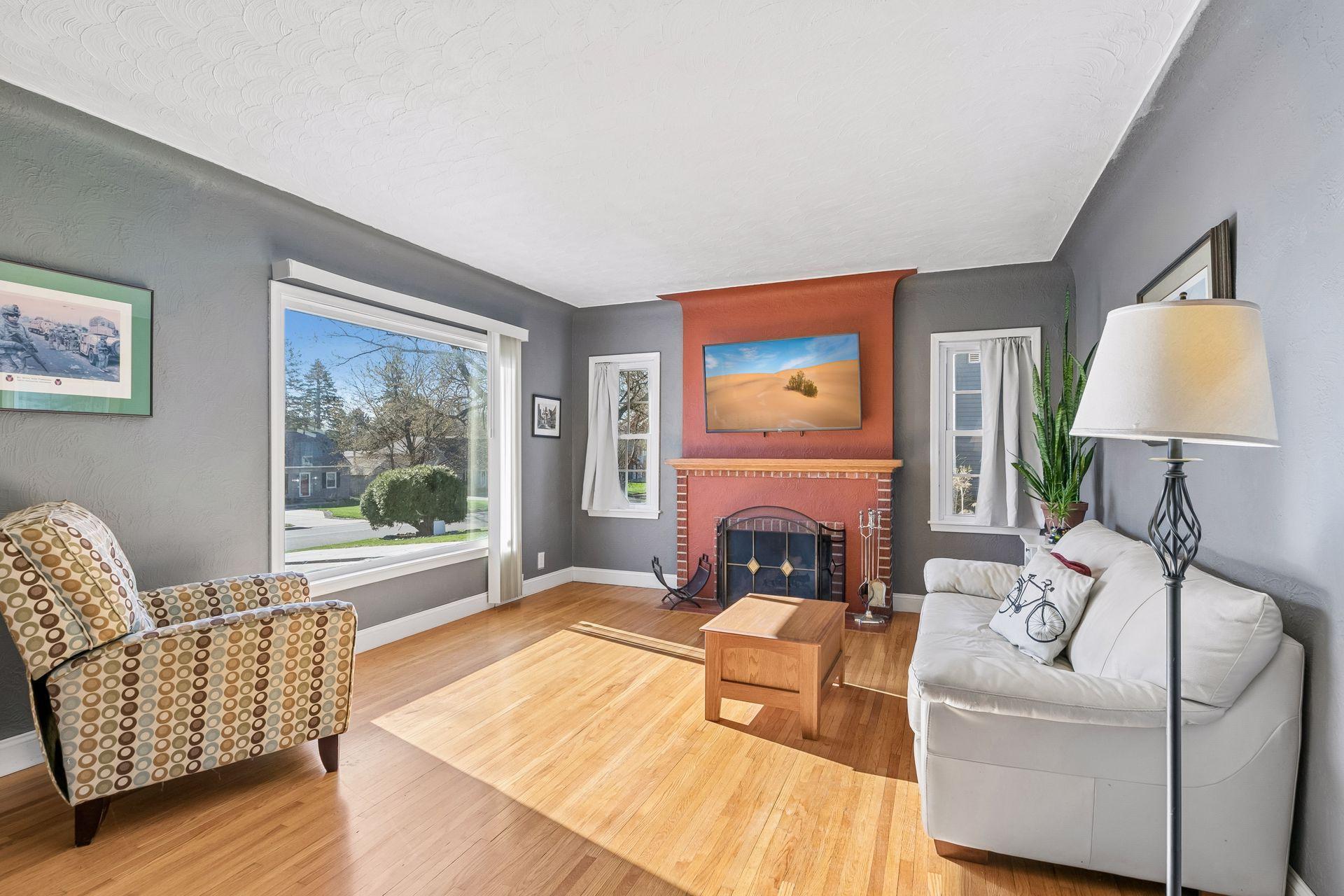 199 Ferndale Street N