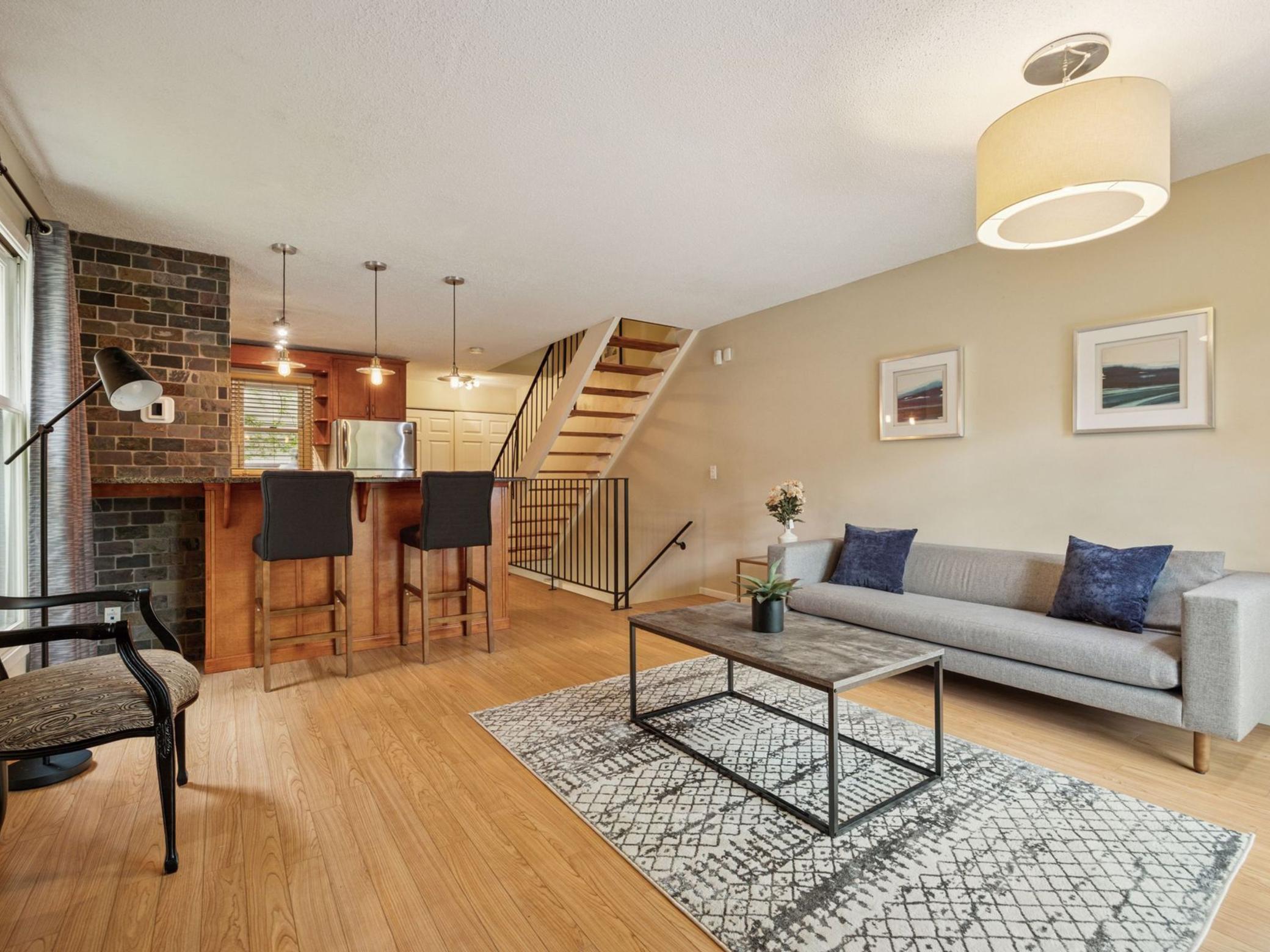 226 8th Street SE