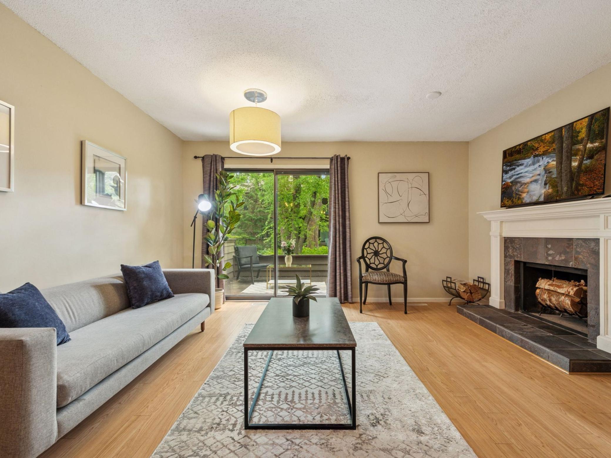 226 8th Street SE