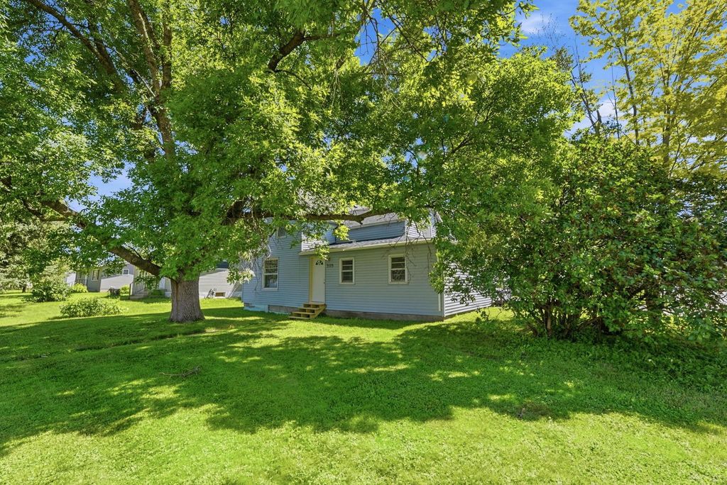 Photo of 909 14th Street S, Benson, MN 56215 (MLS # 7095154)