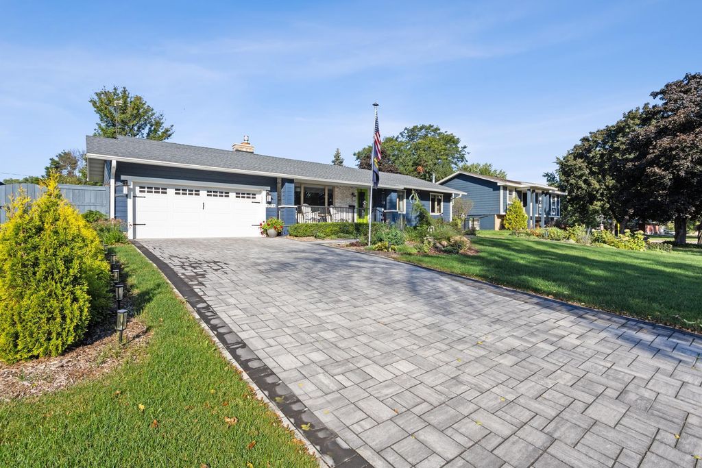 Photo of 1016 Van Buren Street S, Shakopee, MN 55379 (MLS # 6793738)