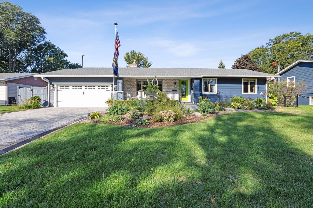 Photo of 1016 Van Buren Street S, Shakopee, MN 55379 (MLS # 6793738)