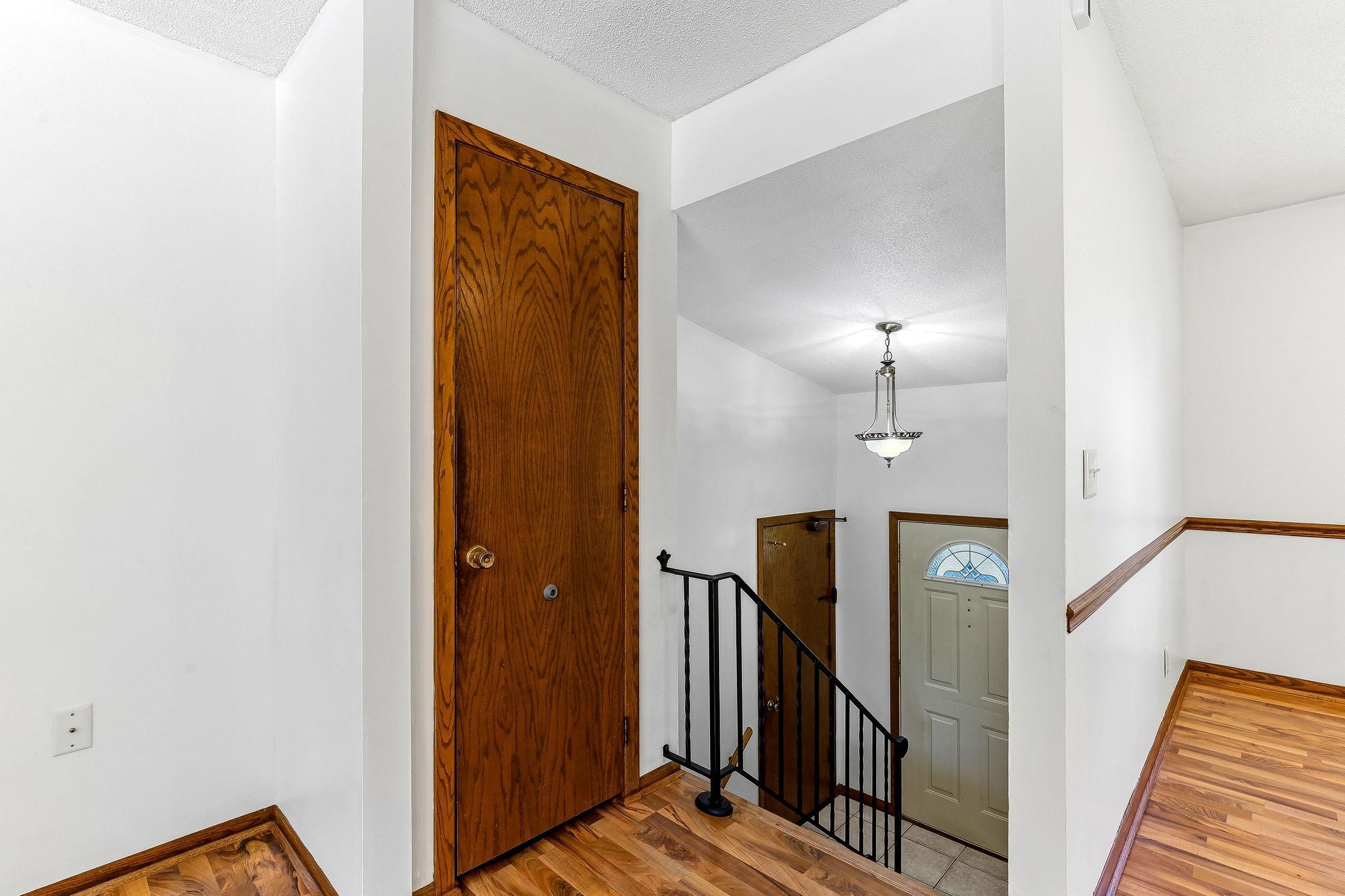 2633 Skyview Court
