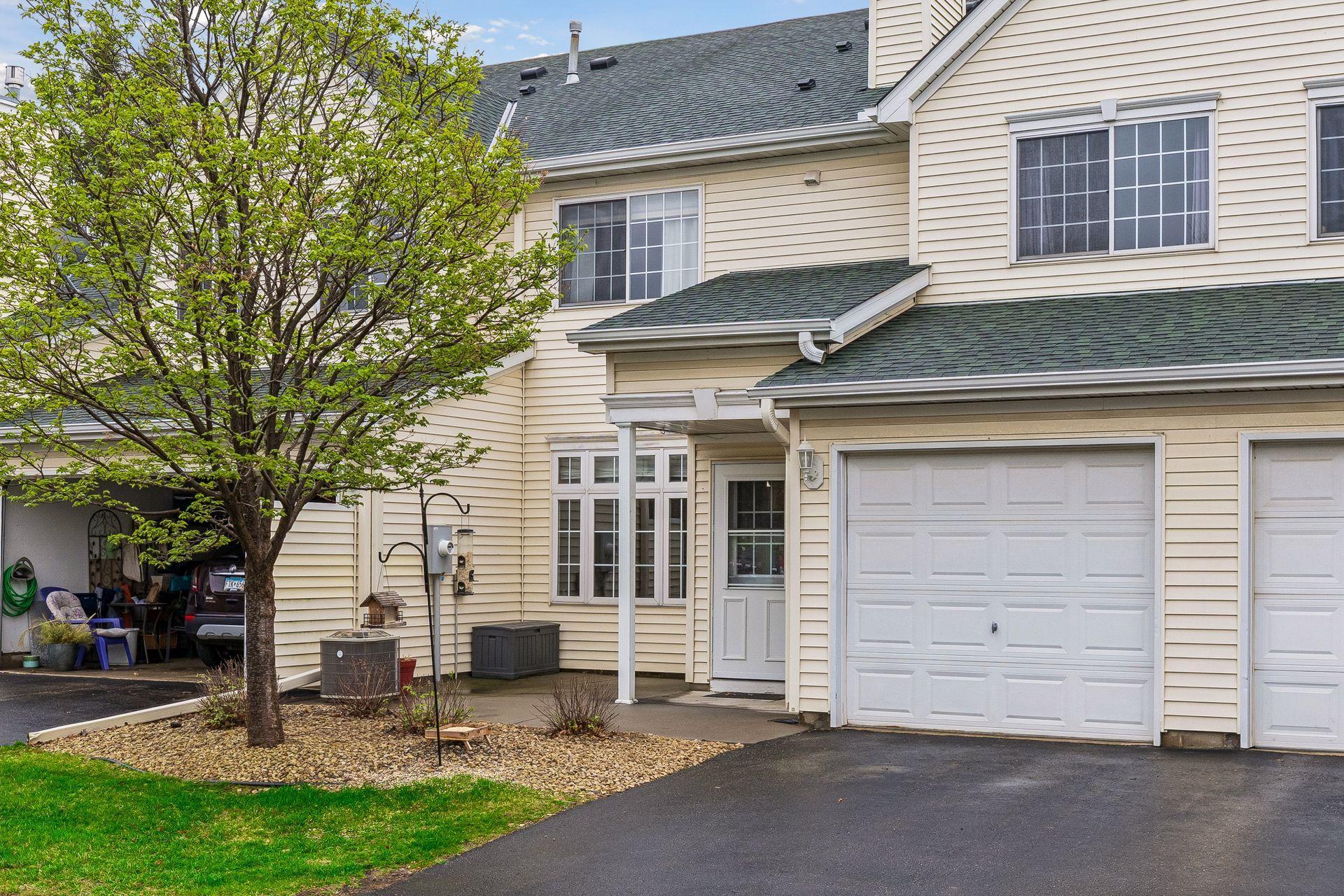 467 Aqua Circle 1015