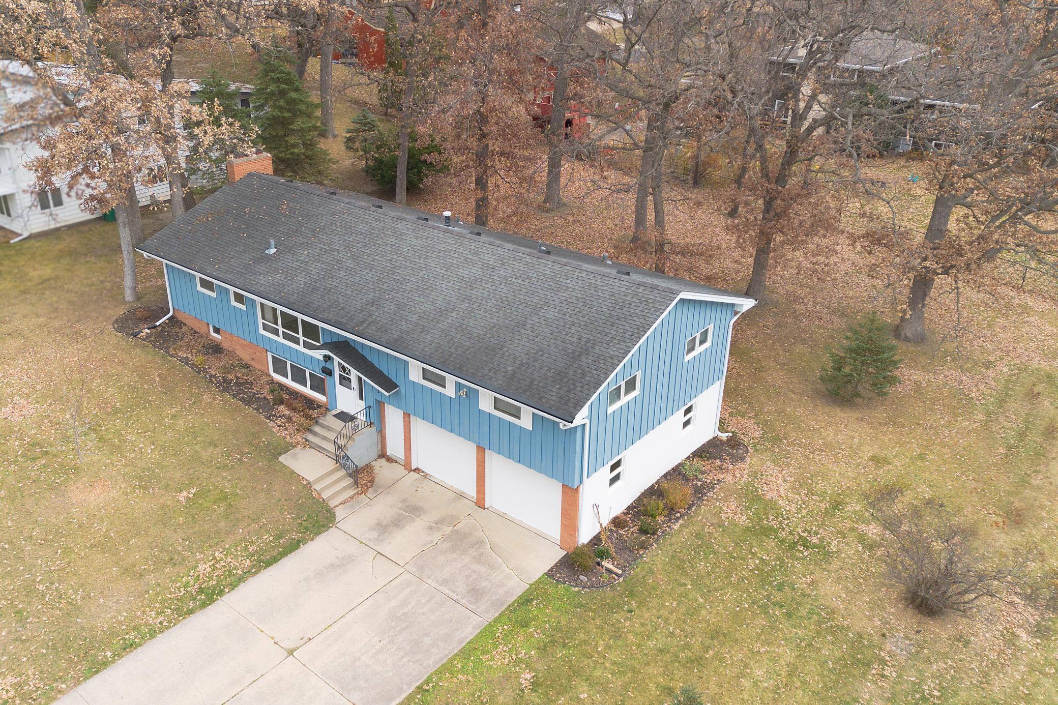 1552 Sumter Avenue N