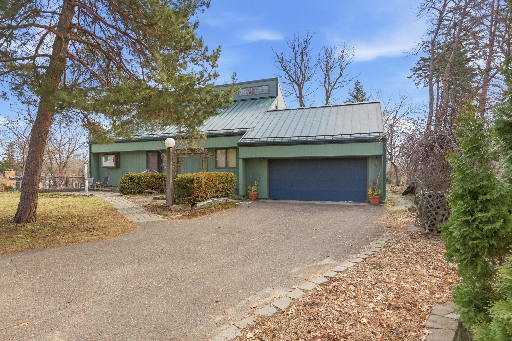 2468 Hamline Avenue N