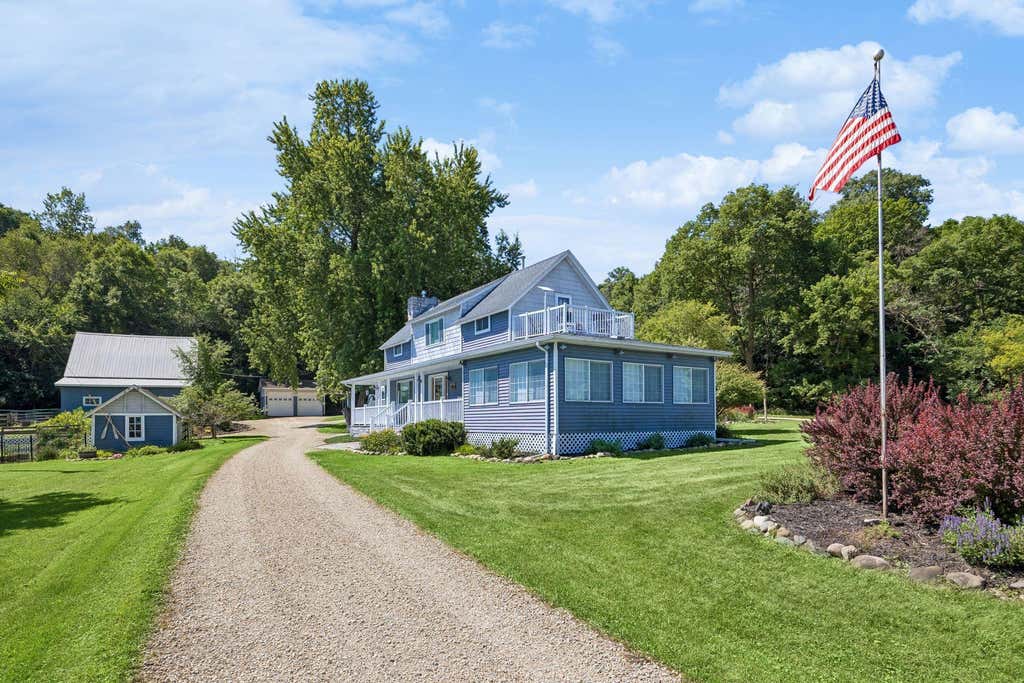 Photo of 29190 Sunset Trail, Cannon Falls, MN 55009 (MLS # 7108486)
