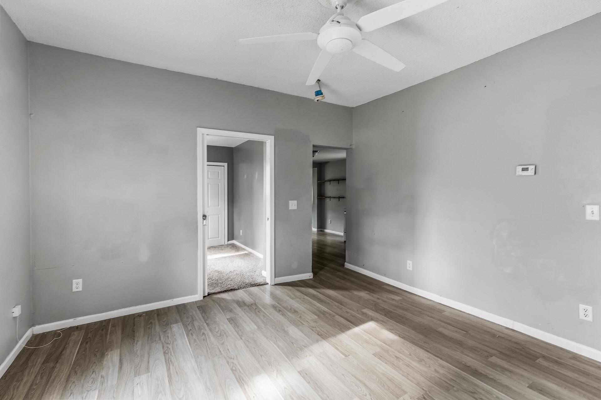 933 Front Avenue