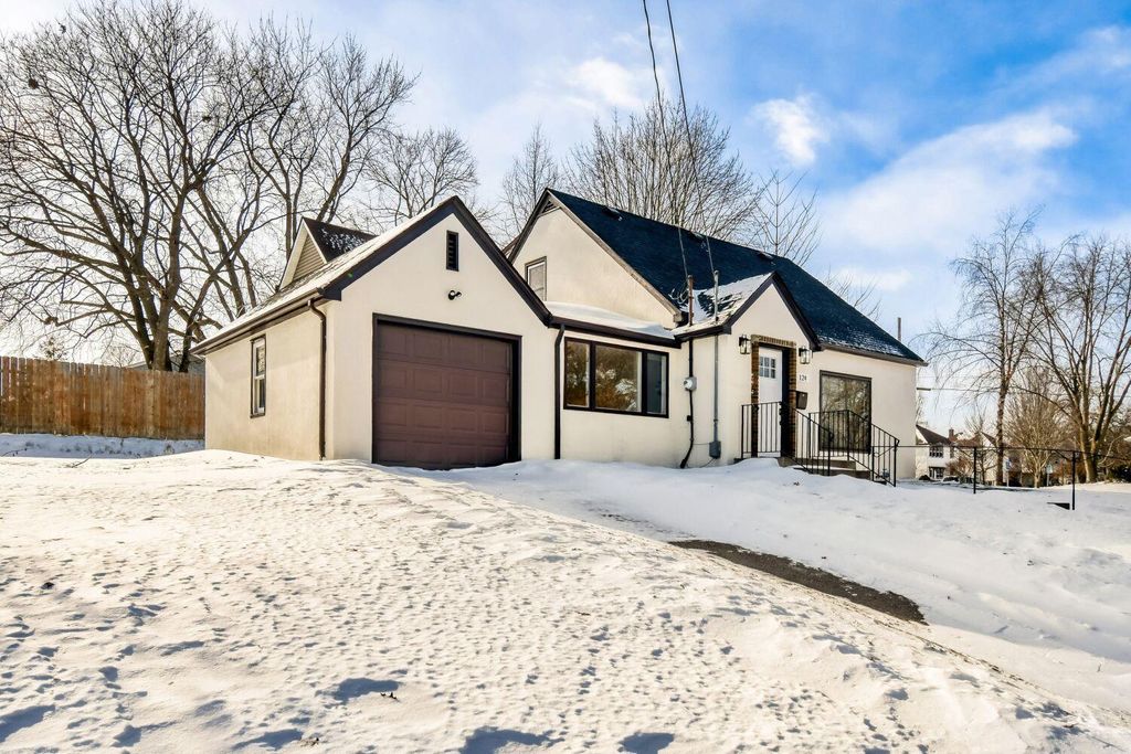 Photo of 124 King Street E, Saint Paul, MN 55107 (MLS # 7014989)