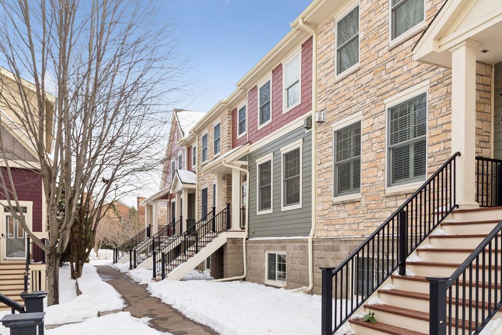 Photo of 10756 Falling Water Lane #B, Woodbury, MN 55129 (MLS # 7000907)