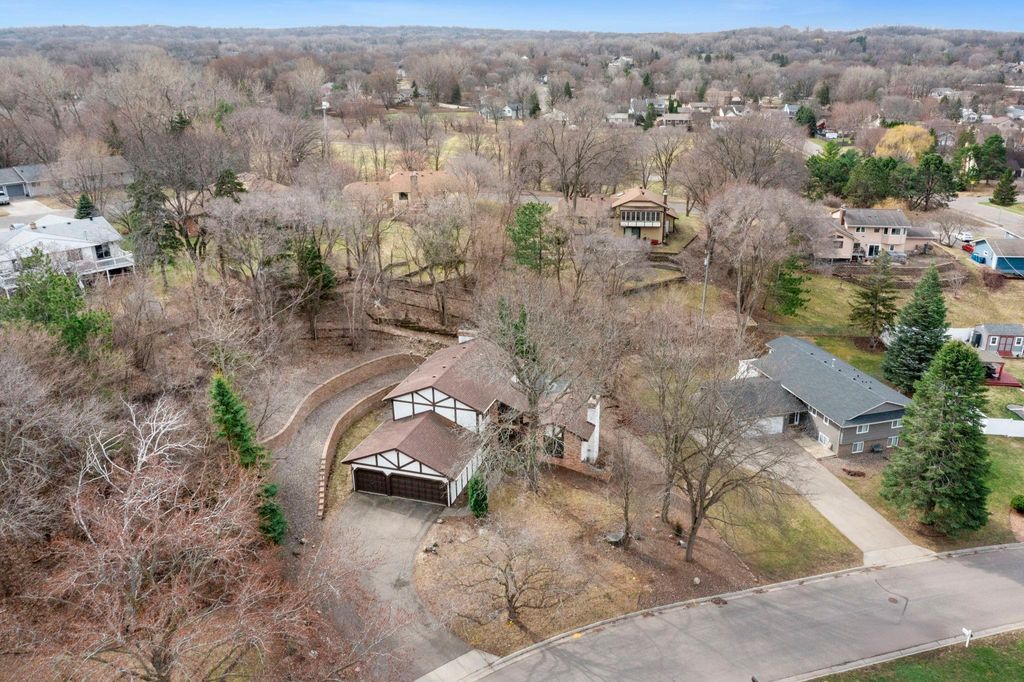 Photo of 2309 Horizon Road, Burnsville, MN 55337 (MLS # 7036962)