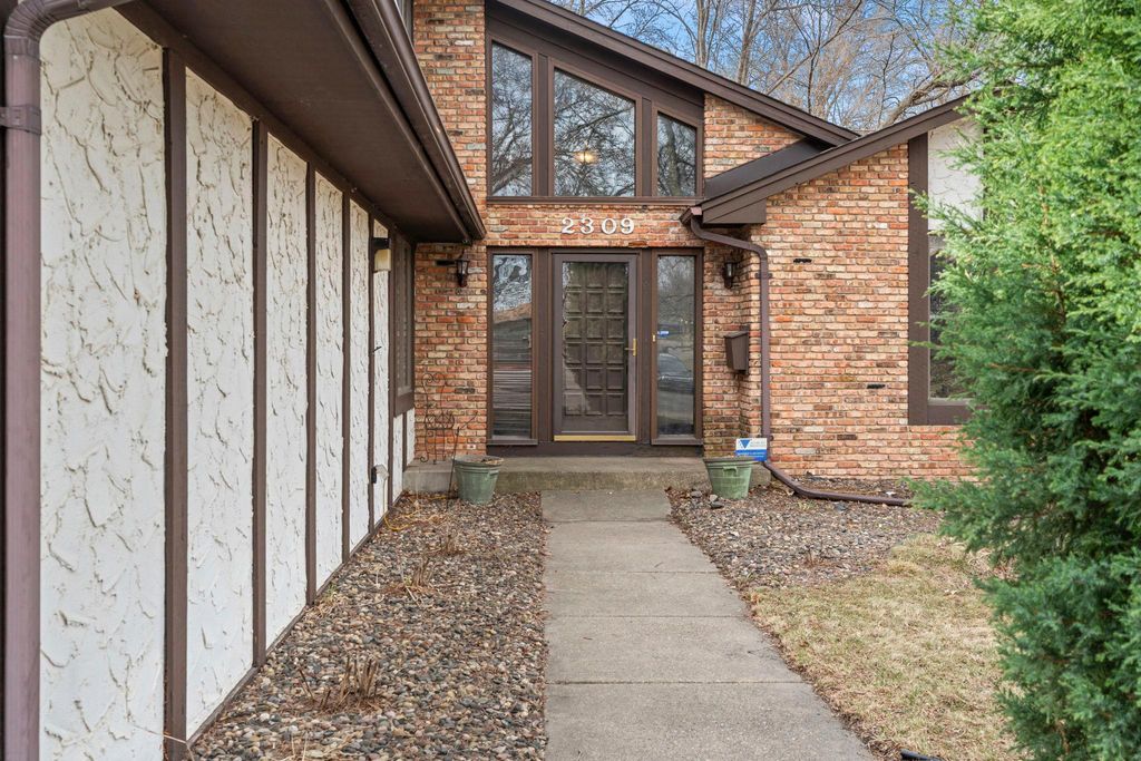 Photo of 2309 Horizon Road, Burnsville, MN 55337 (MLS # 7036962)