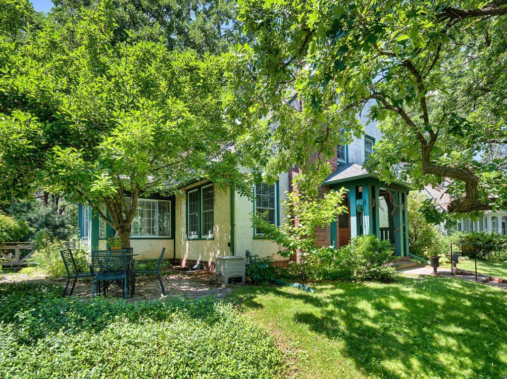 25 Benhill Road