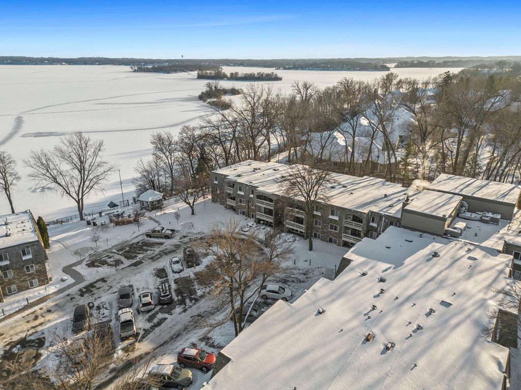 Photo of 4397 Wilshire Boulevard #204, Mound, MN 55364 (MLS # 7000604)