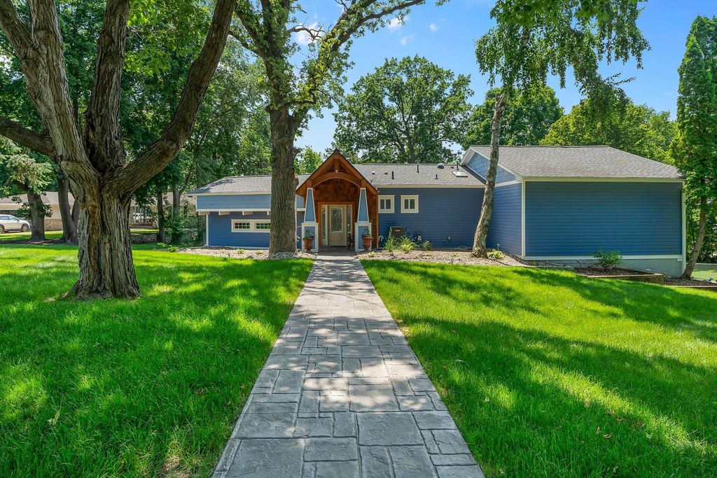 Photo of 10727 Braewood Circle, Bloomington, MN 55437 (MLS # 7009466)