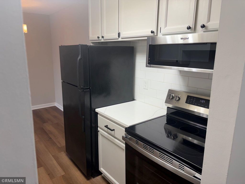 Photo of 2801 Flag Avenue N #323, New Hope, MN 55427 (MLS # 7046697)