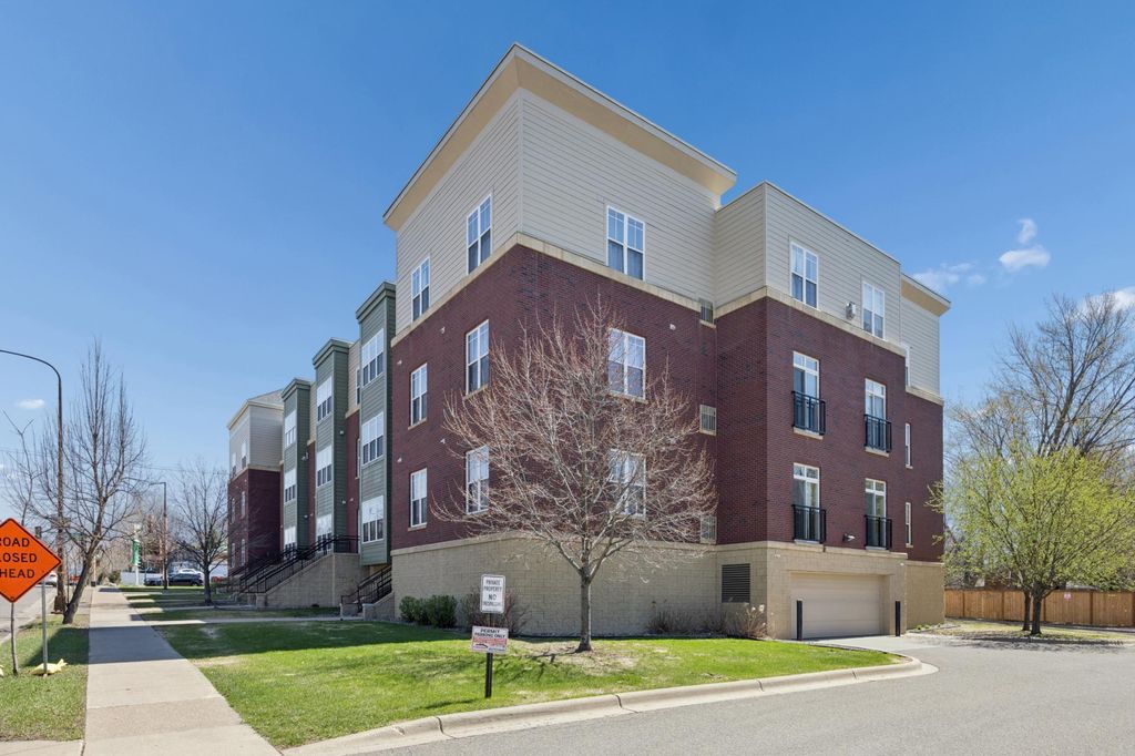 Photo of 1776 Maryland Avenue E #104, Saint Paul, MN 55106 (MLS # 7032390)