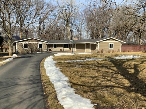 201 Edgecumbe Drive Mahtomedi MN 55115