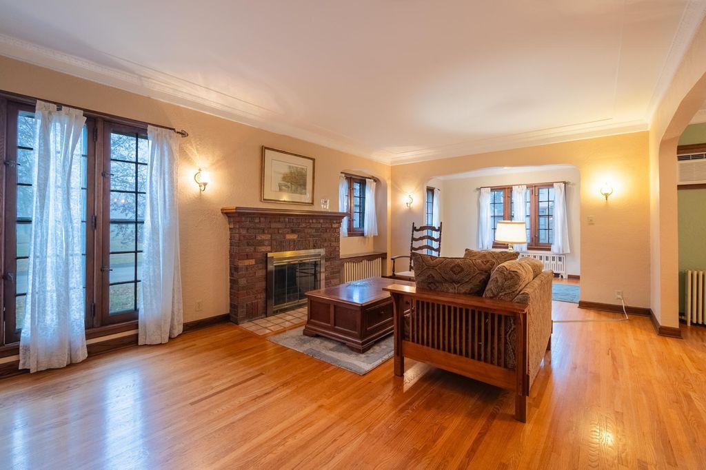 Photo of 2808 Victory Memorial Drive, Minneapolis, MN 55412 (MLS # 6815626)