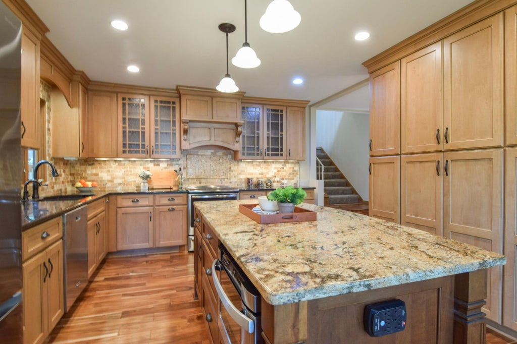 Photo of 4428 Pleasant Drive, Arden Hills, MN 55112 (MLS # 7122372)
