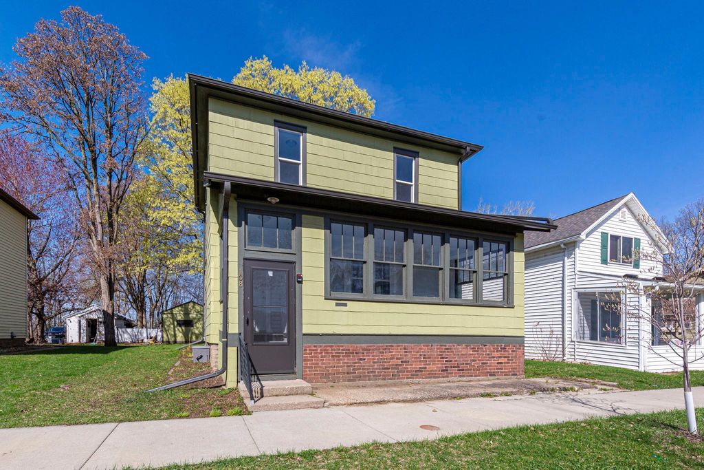 Photo of 108 Florence Street, Mankato, MN 56001 (MLS # 7054447)