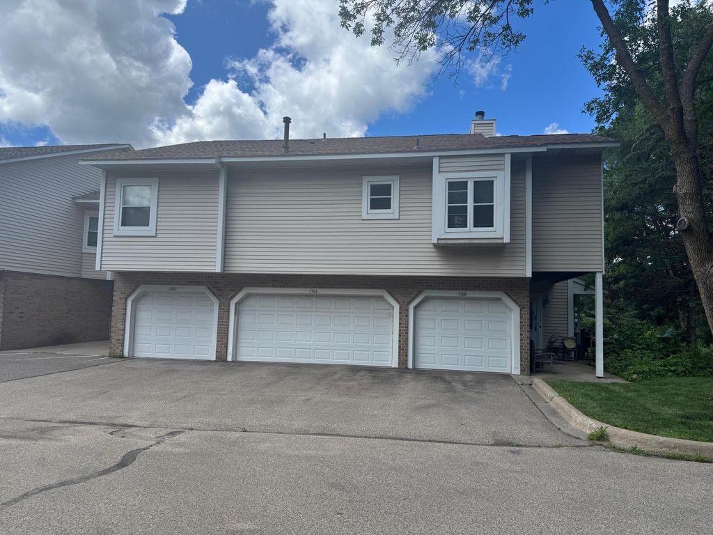 Photo of 5304 Highpointe Terrace, Bloomington, MN 55437 (MLS # 7081456)