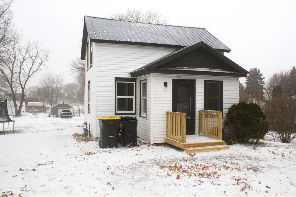 Photo of 113 1st Street SW, Fairfax, MN 55332 (MLS # 6800306)