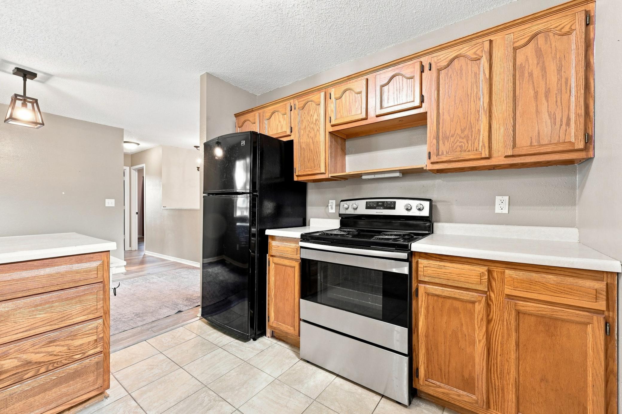 416 Central Street W