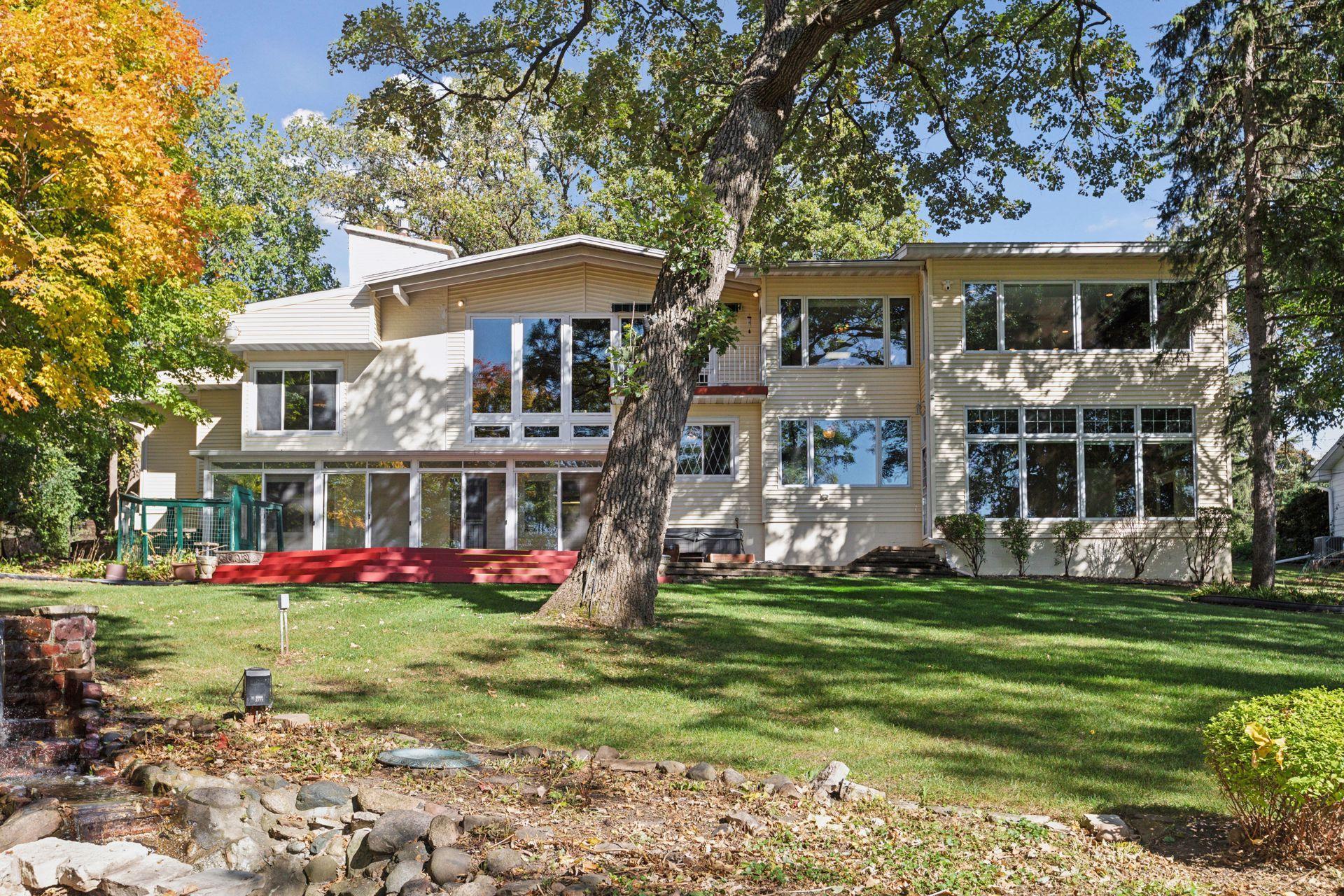 2850 Cavell Avenue S