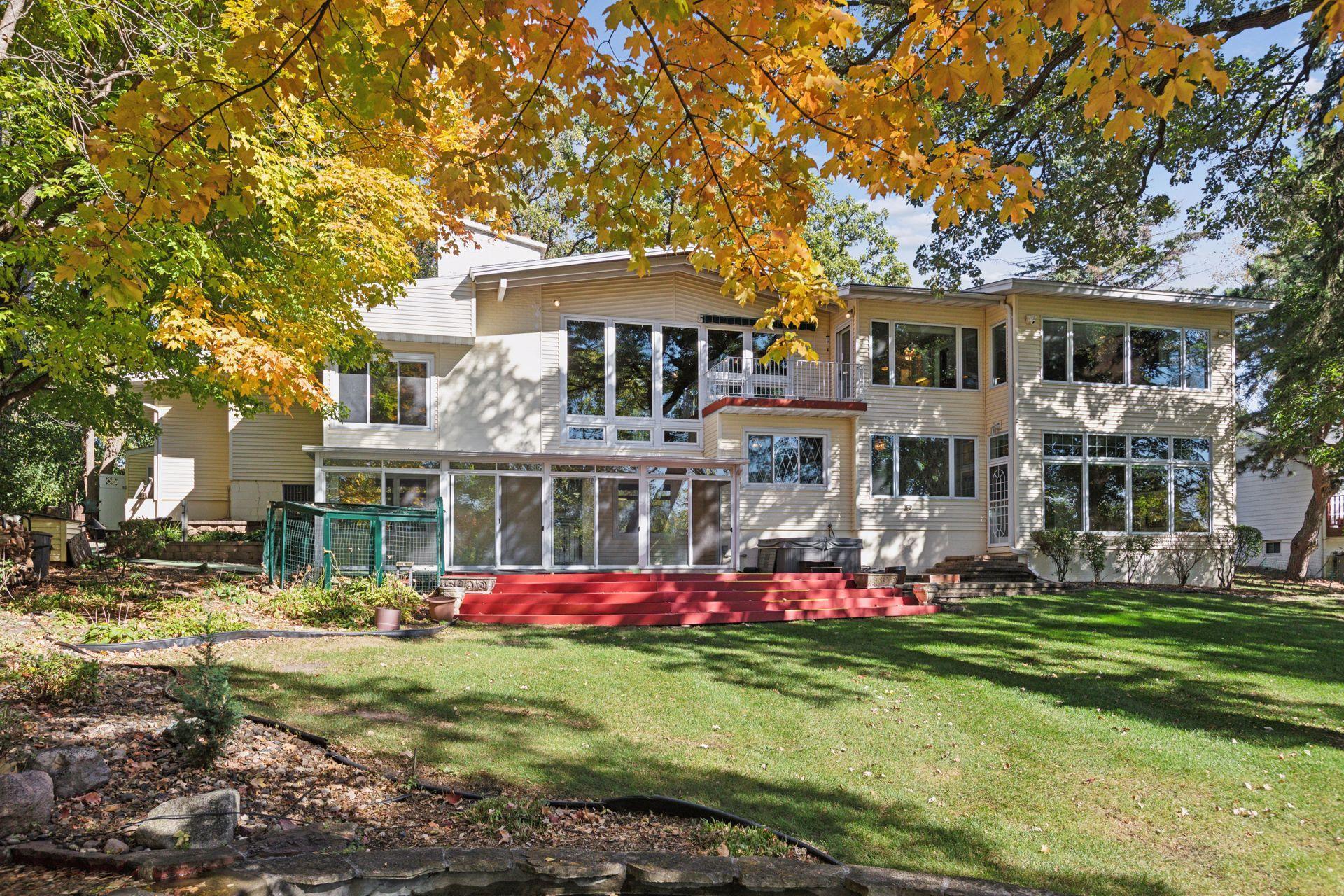 2850 Cavell Avenue S