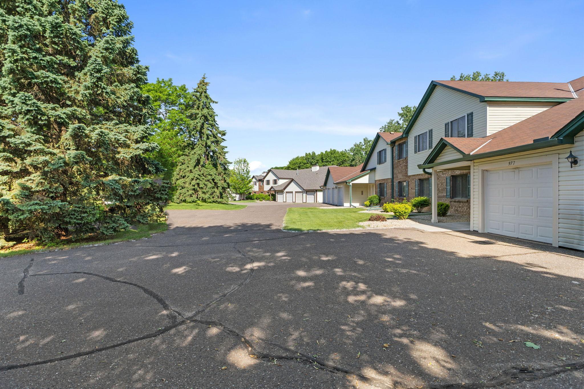 975 Heritage Court E 206