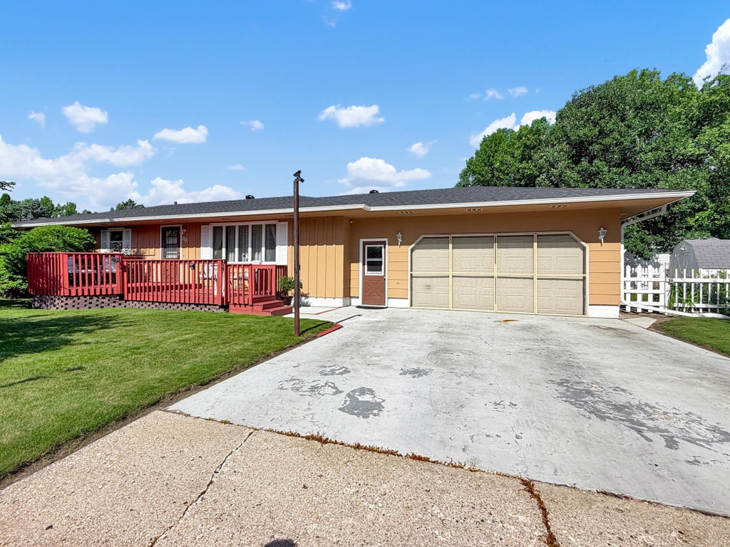 Photo of 113 Circle Drive, Thief River Falls, MN 56701 (MLS # 7116483)