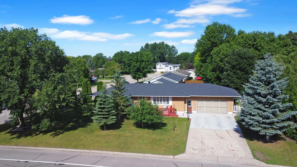 Photo of 113 Circle Drive, Thief River Falls, MN 56701 (MLS # 7116483)