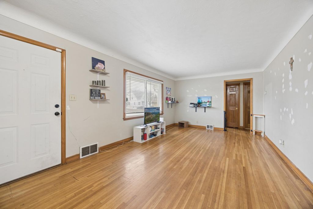 Photo of 1532 Westminster Street, Saint Paul, MN 55130 (MLS # 7042467)