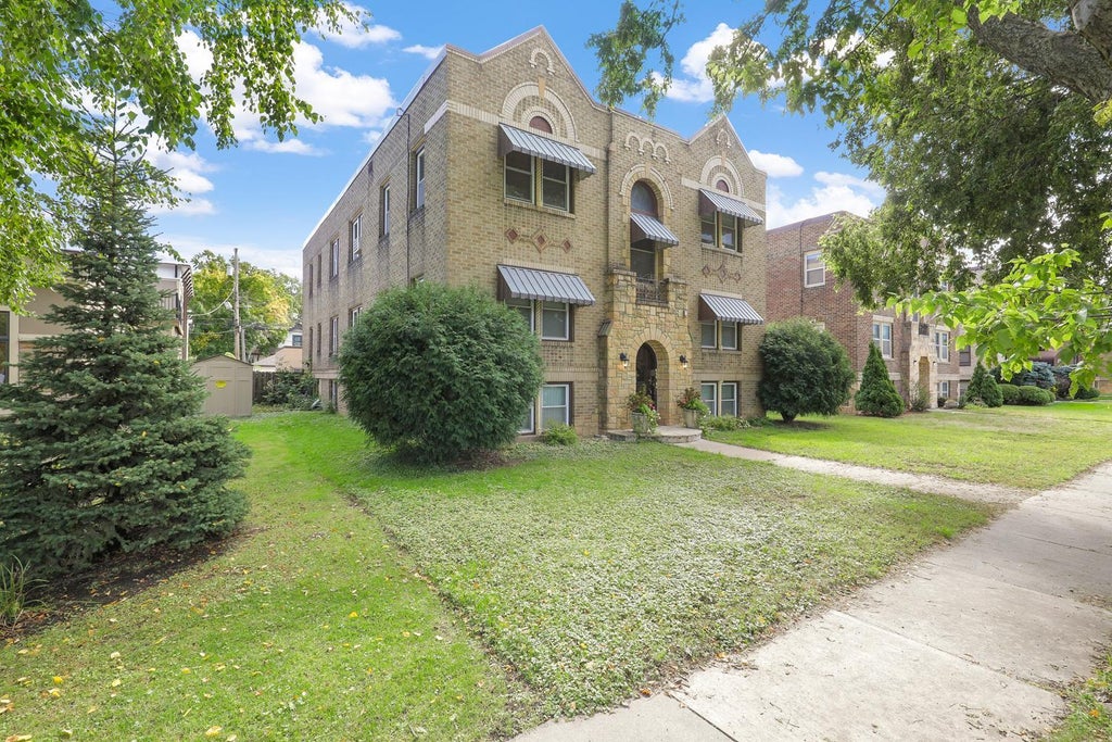 Photo of 4711 Nicollet Avenue #302, Minneapolis, MN 55419 (MLS # 7161787)