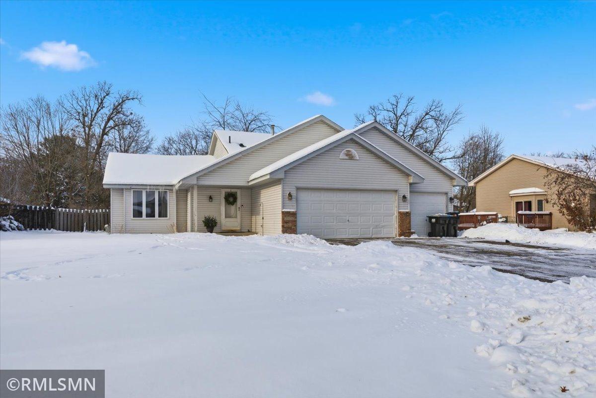 23152 Gladiola Street NW