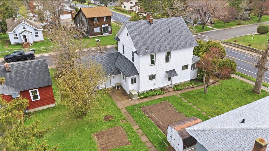 Photo of 825 Fayal Rd RD, Eveleth, MN 55734 (MLS # 7076197)