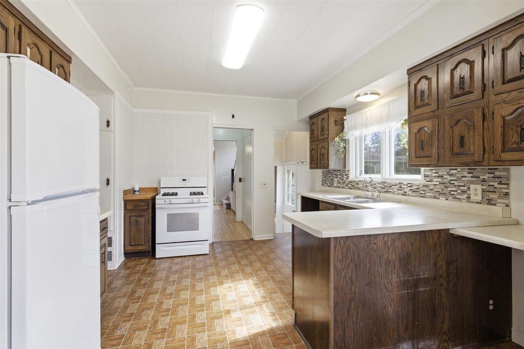 Photo of 825 Fayal Rd RD, Eveleth, MN 55734 (MLS # 7076197)