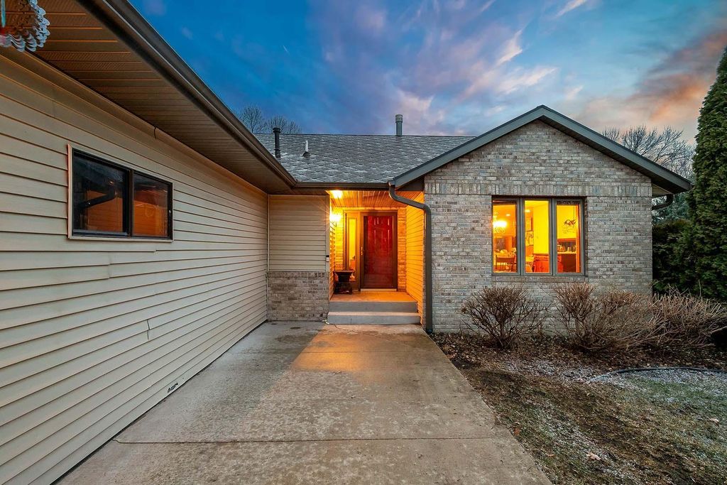 Photo of 141 Fairlawn Avenue E, Winsted, MN 55395 (MLS # 7030941)