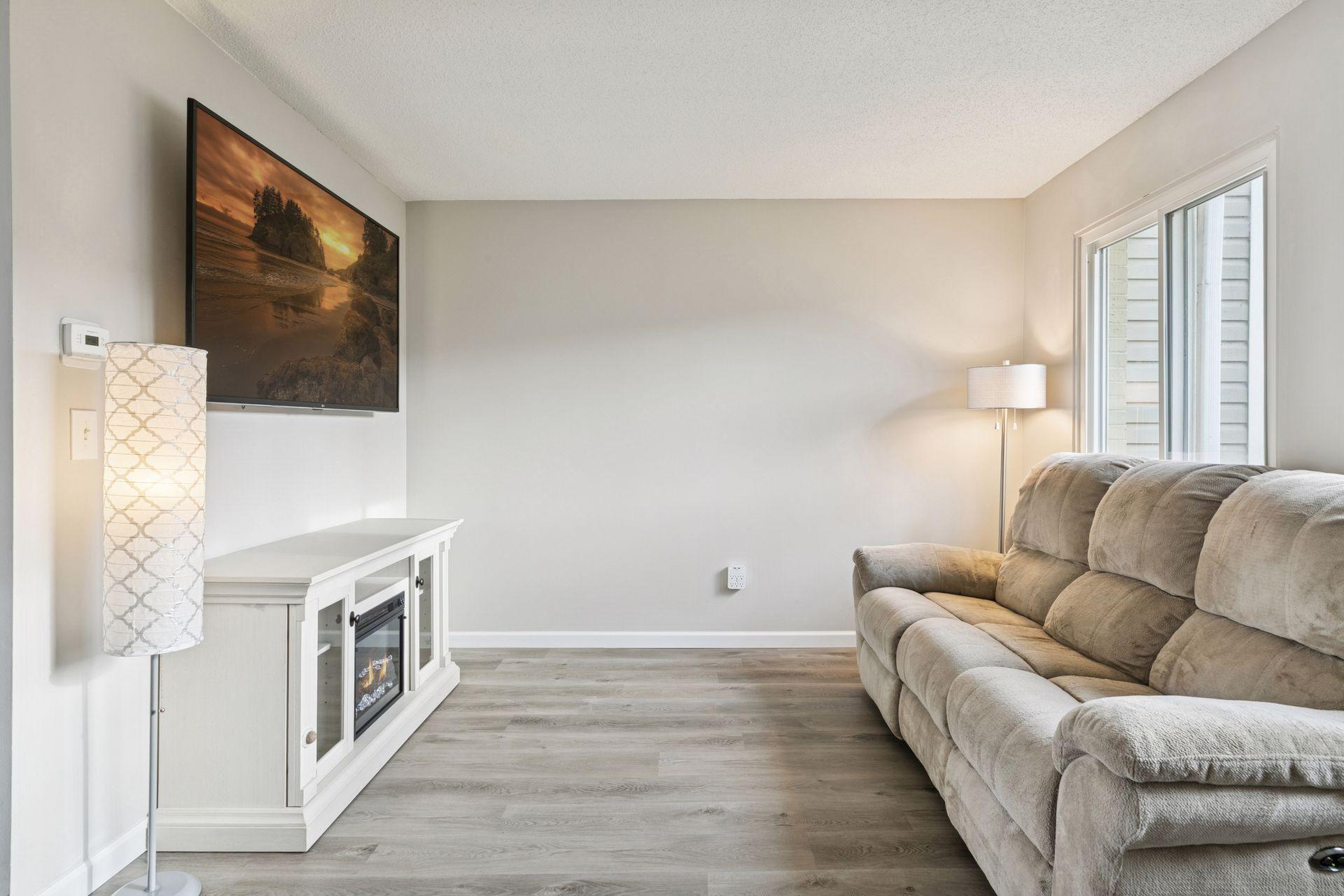 1479 Goodwin Avenue N