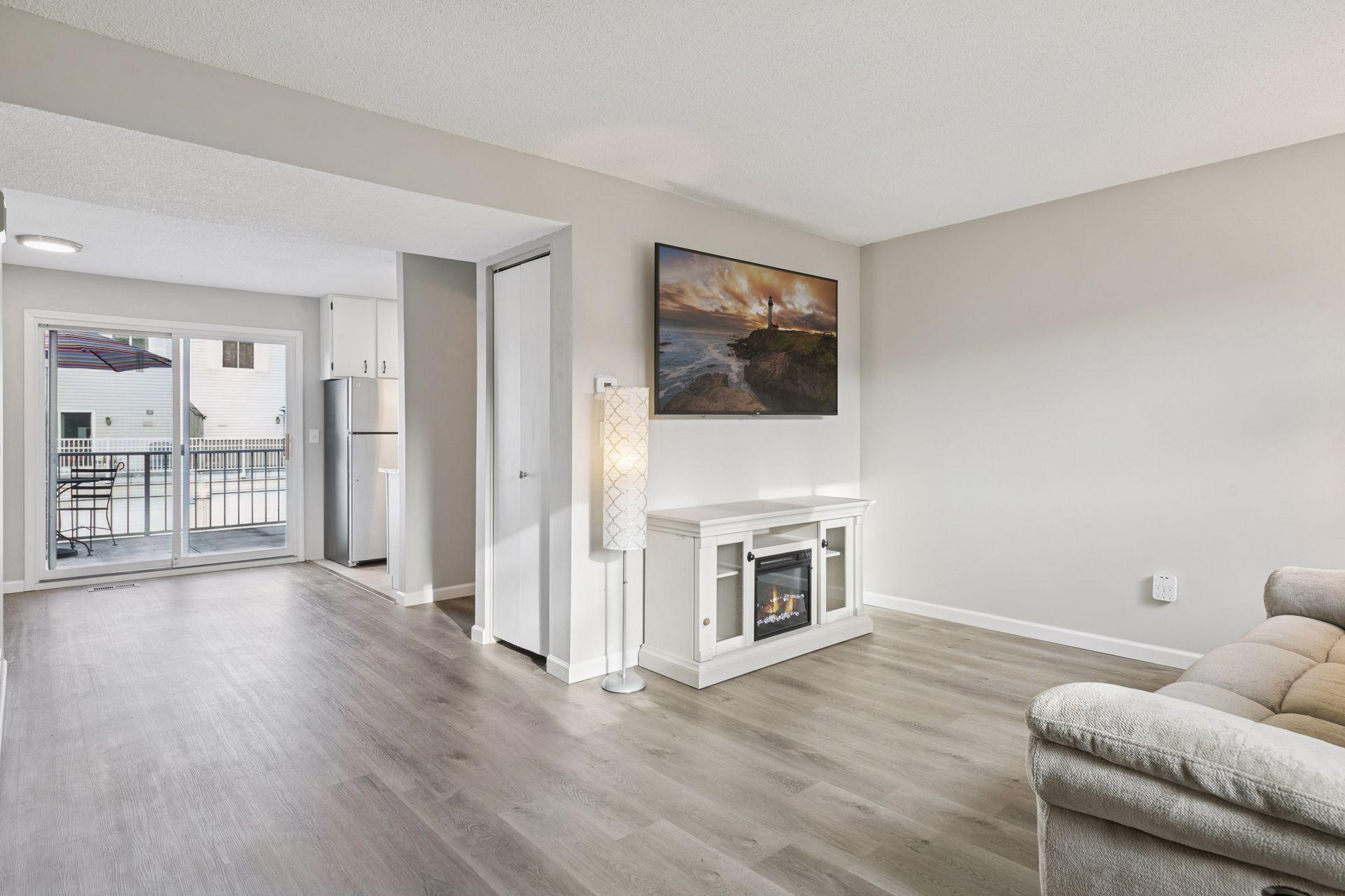 1479 Goodwin Avenue N