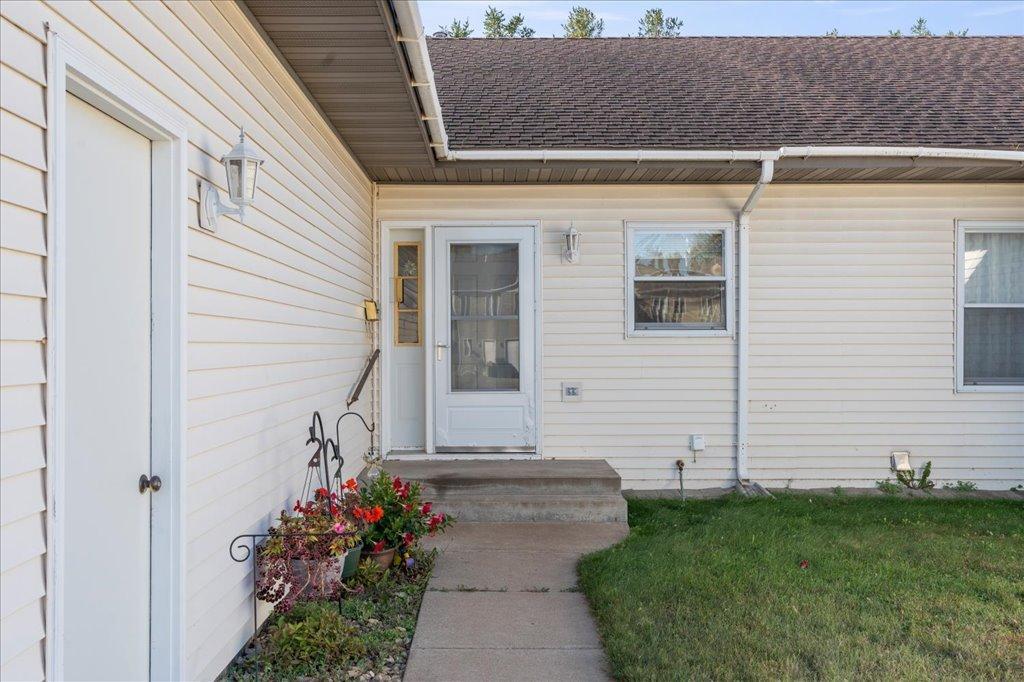 2401 Hillcrest Drive