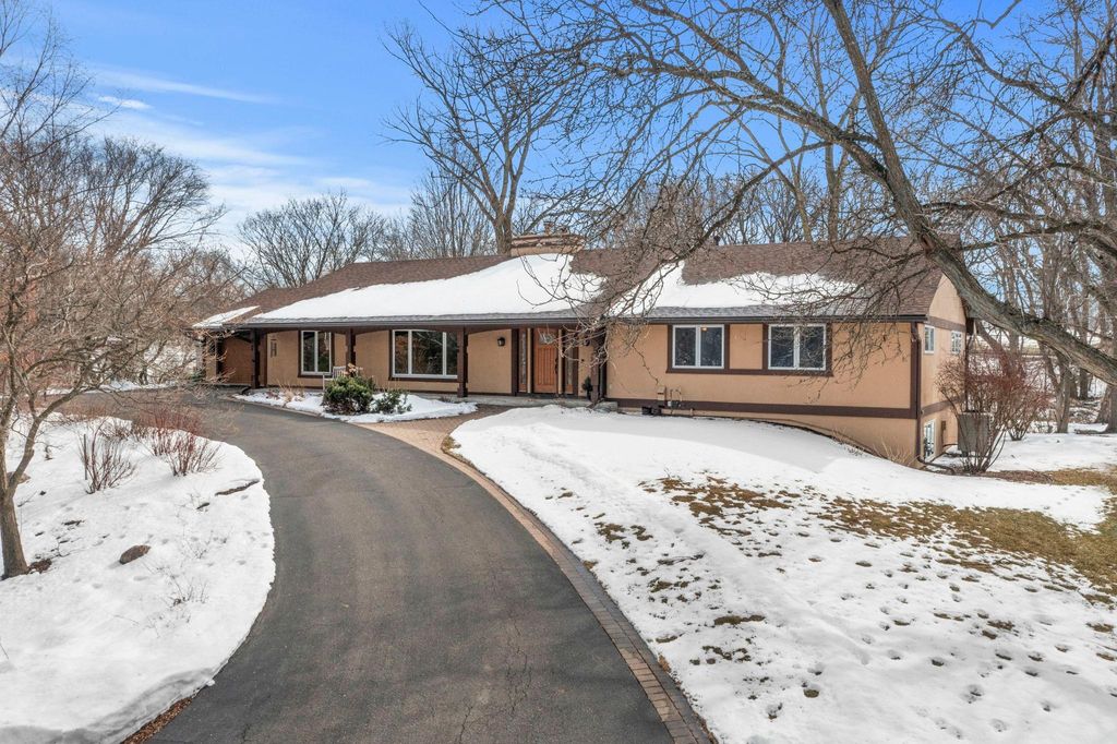 Photo of 8323 W Franklin Avenue, Saint Louis Park, MN 55426 (MLS # 7039967)