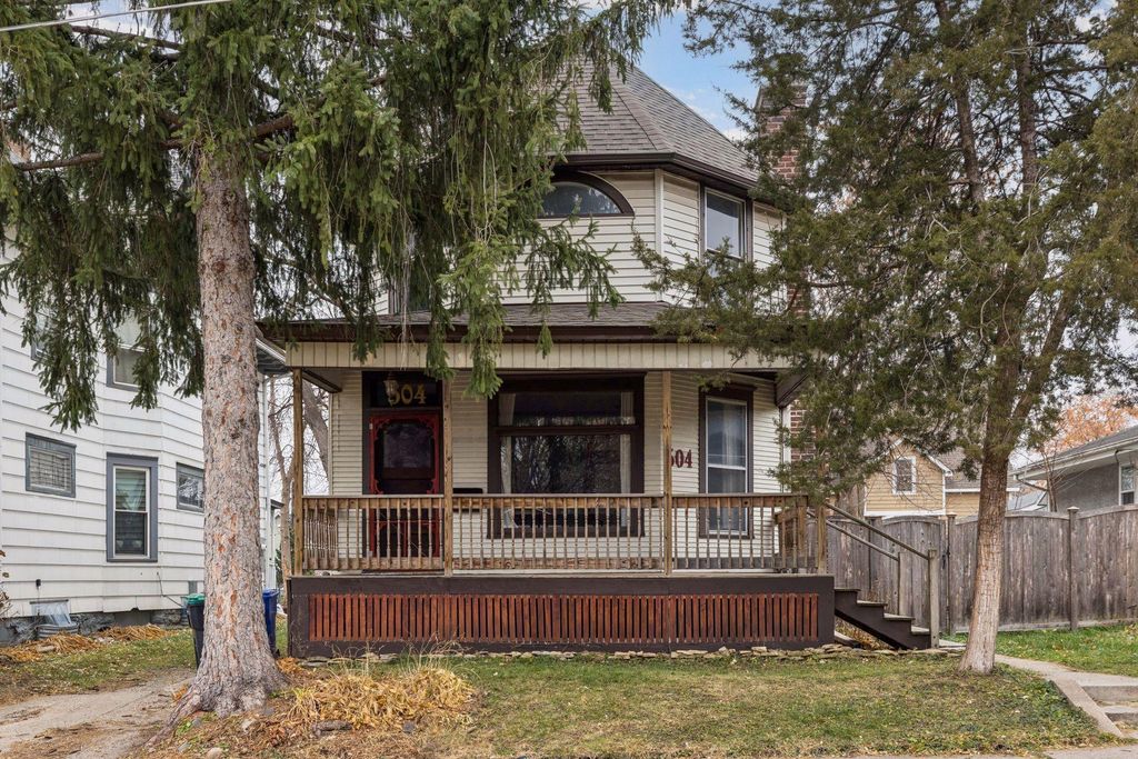 Photo of 504 Winslow Avenue, Saint Paul, MN 55107 (MLS # 6823093)